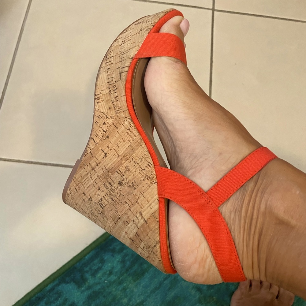 Stunning Orange fabric-cork Steve Madden Wedges